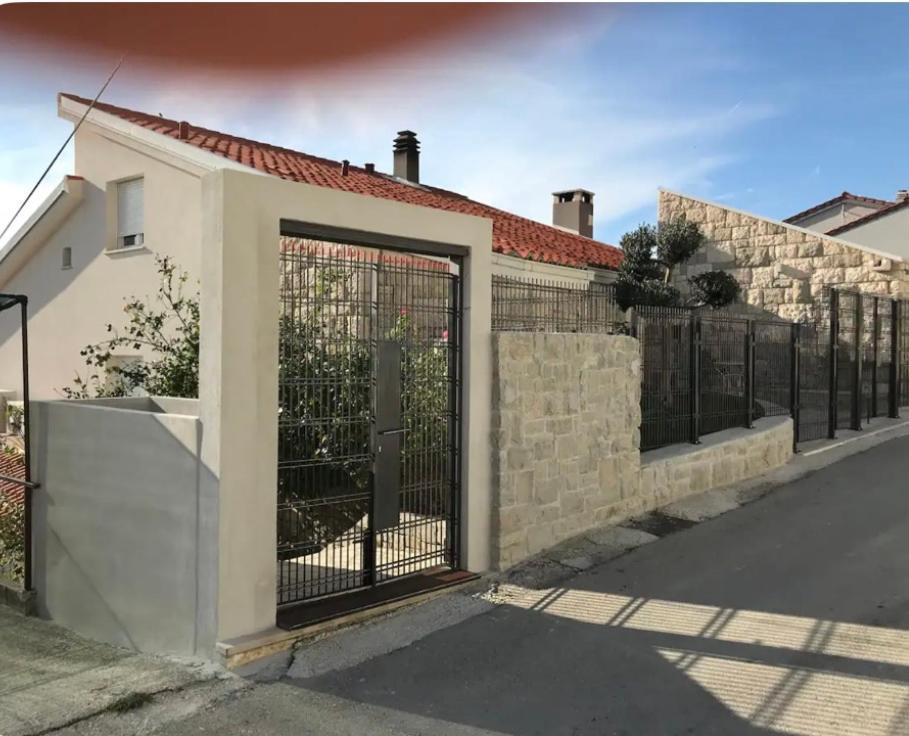 Romantic Stone- Studio Apartman Omiš Εξωτερικό φωτογραφία