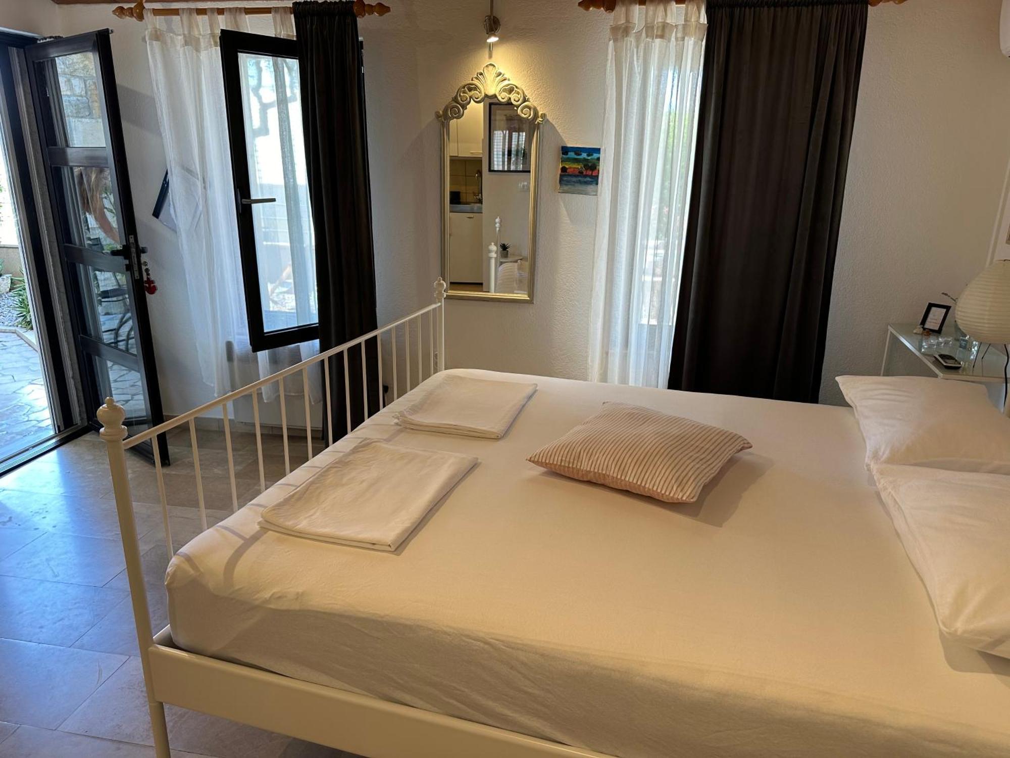 Romantic Stone- Studio Apartman Omiš Εξωτερικό φωτογραφία